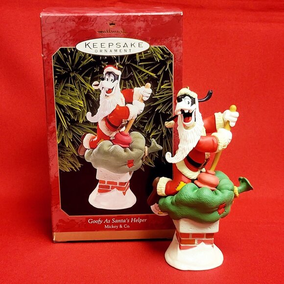 Goofy as Santas Helper Hallmark Disney Christmas Ornament 1999 - Picture 1 of 11